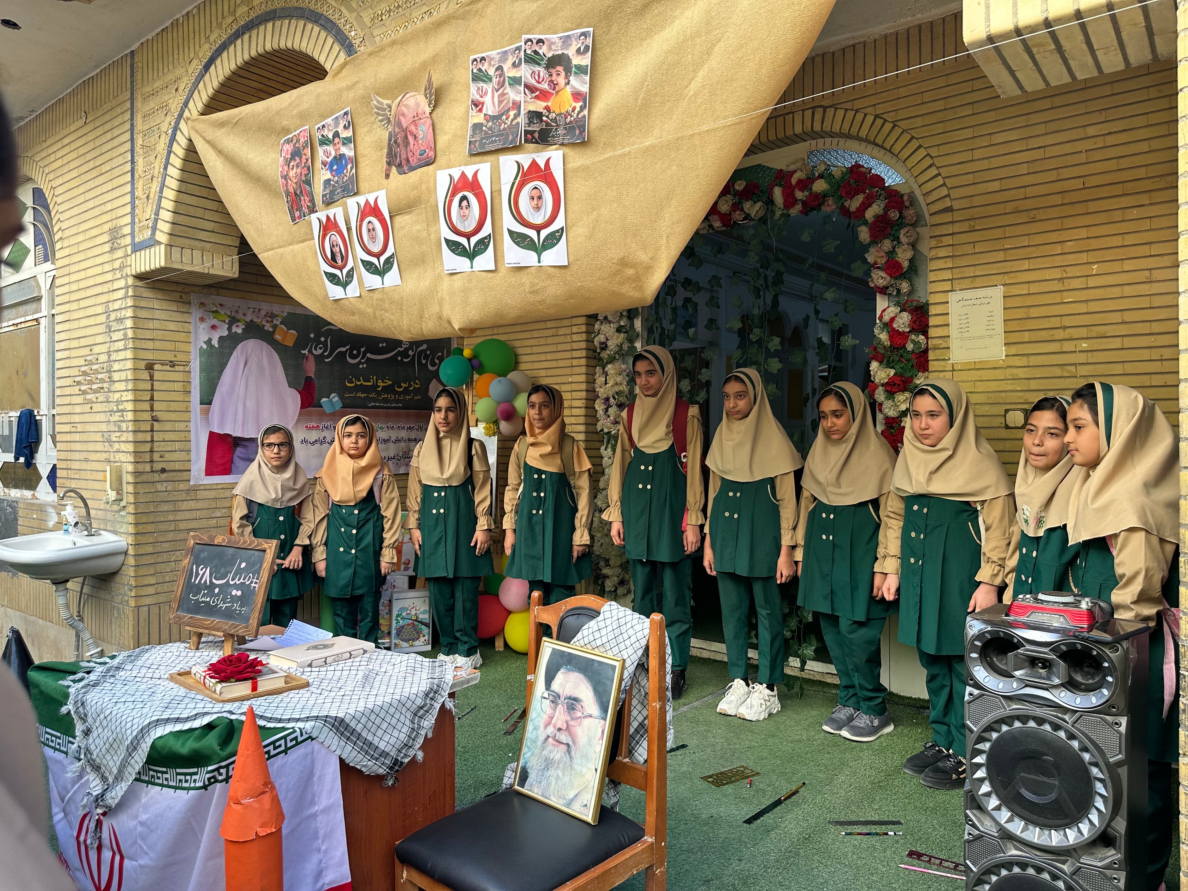 اجرای سرود بی تاب مبنای در هفته دفاع مقدس و روز اول مهرماه